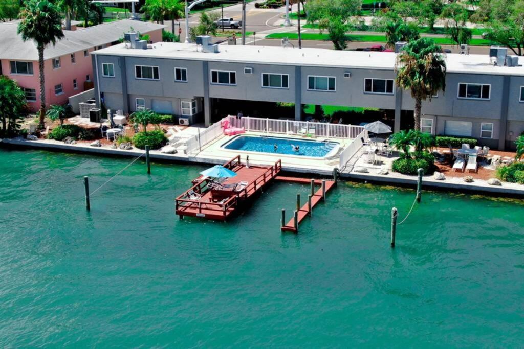 Appartement 102-Tiny Treasure-Waterfront With Heated Pool à St. Pete Beach Extérieur photo