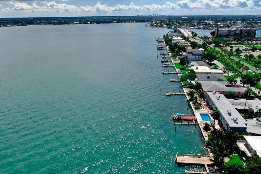 Appartement 102-Tiny Treasure-Waterfront With Heated Pool à St. Pete Beach Extérieur photo