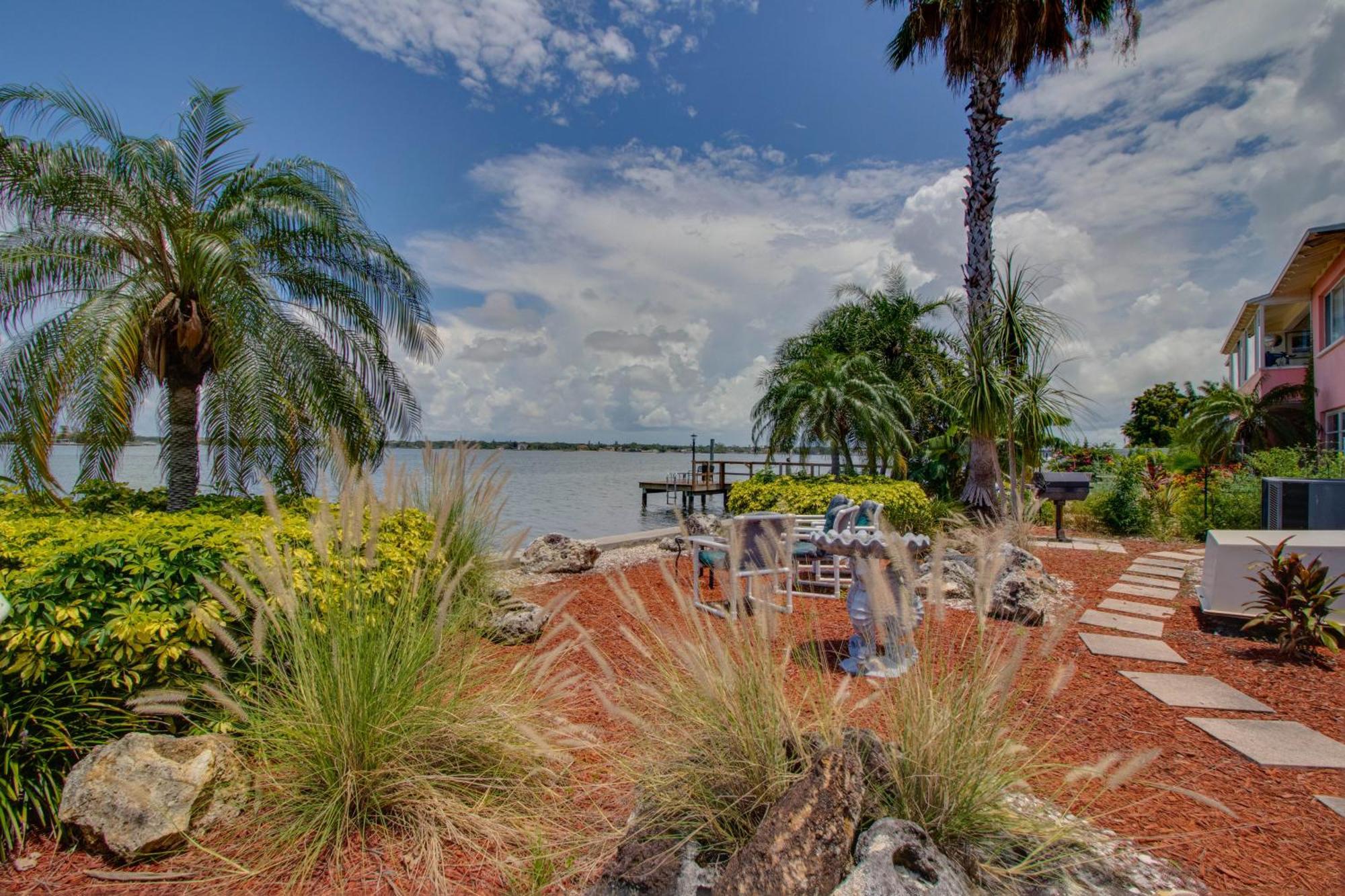 Appartement 102-Tiny Treasure-Waterfront With Heated Pool à St. Pete Beach Extérieur photo